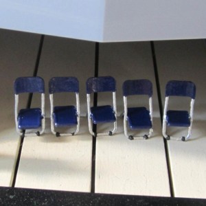Slot Track Scenics 5 Open & 5 Folded Chairs