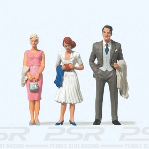 Preiser Passers By (3) Figure Set